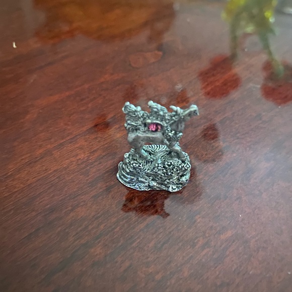 ❌❌ SOLD ❌❌ Medieval Pewter Miniatures With Gems Set of 6 Vintage Collectible - Picture 7 of 15